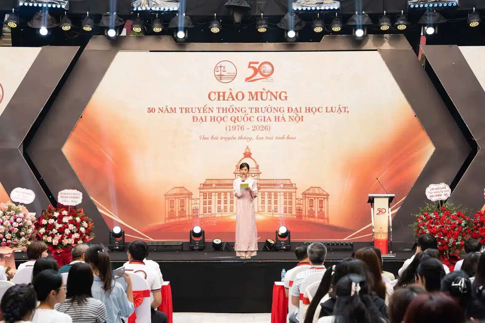 Toàn cảnh lễ kỷ niệm 50 năm Trường Đại học Luật ĐHQGHN