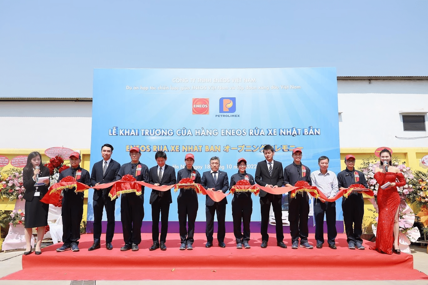 Nghi thức cắt băng khai trương doanh nghiệp