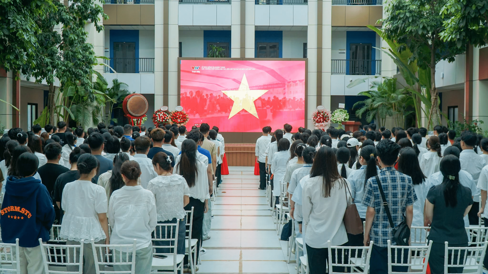 Toàn cảnh lễ khai giảng Đại học Victoria Hòa Bình năm 2026